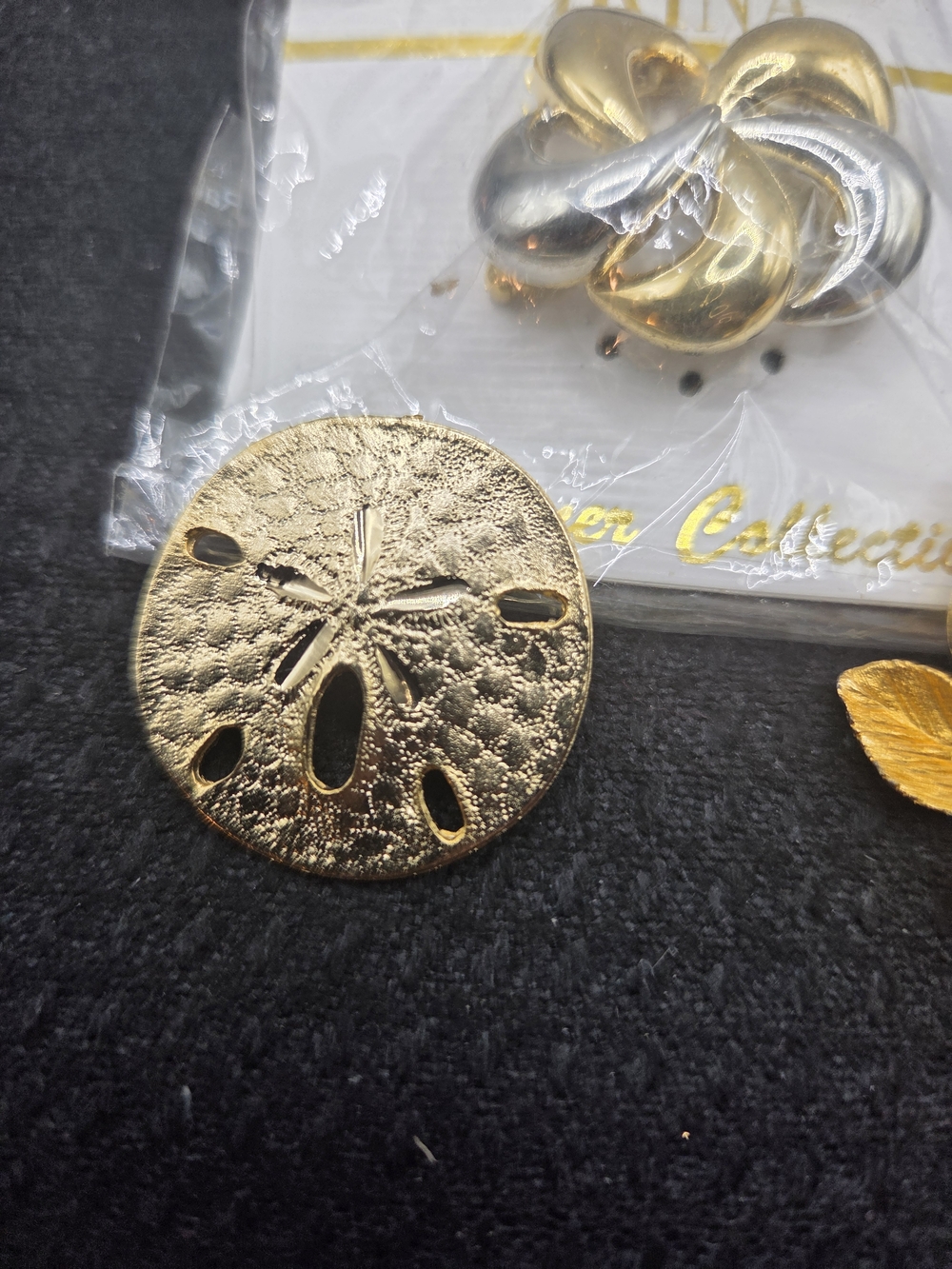 1327. Set Of Three Gold And Silver Tone Brooches/Pins - Picture 3 of 5